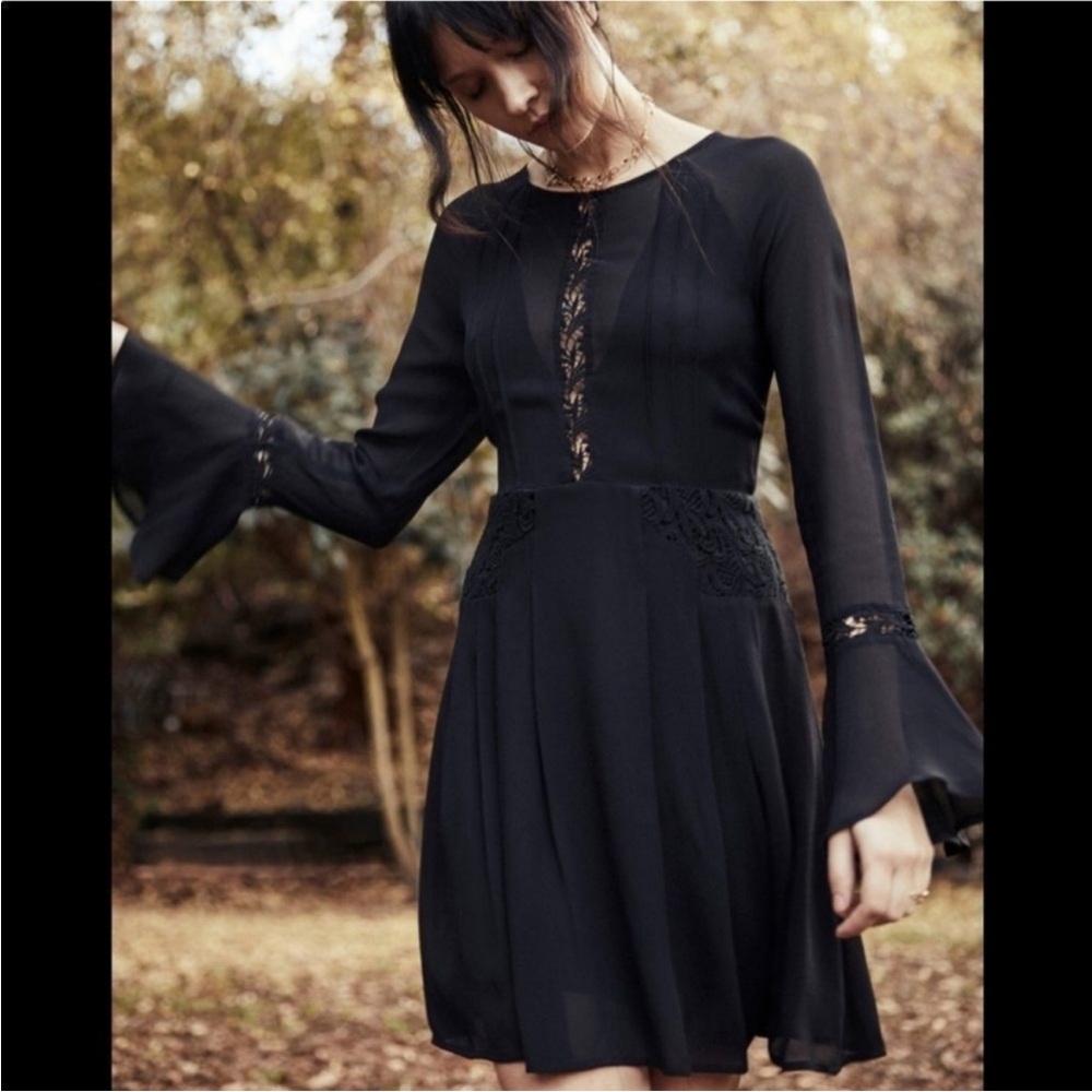 ASTR the Label Boho Black Crochet Bell Sleeve Shift Dress Medium
